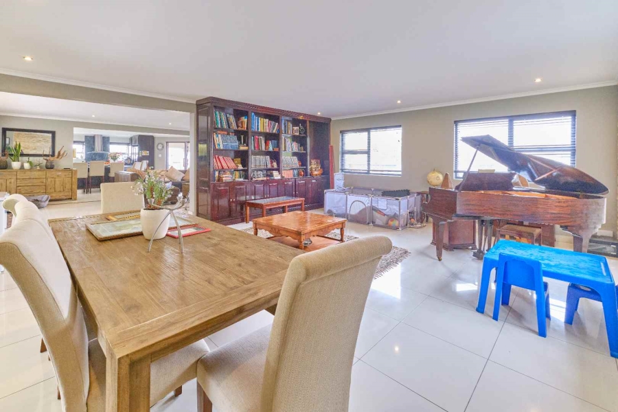 4 Bedroom Property for Sale in Flamingo Vlei Western Cape